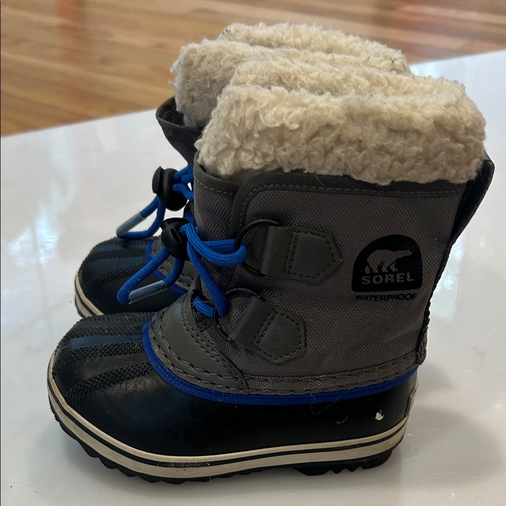 Sorel Kids Black and Gray Snow Boots